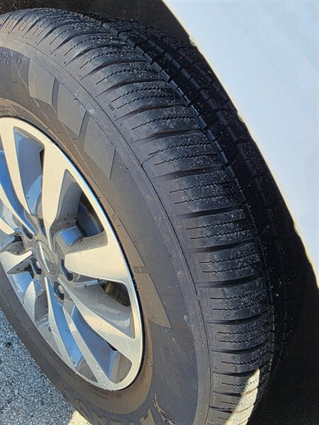 Used 2022 Chrysler Pacifica Touring-L FWD image 5