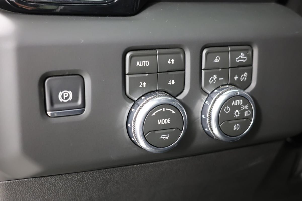 Used 2026 GMC Sierra 2500 AT4X AWD/4WD image 18