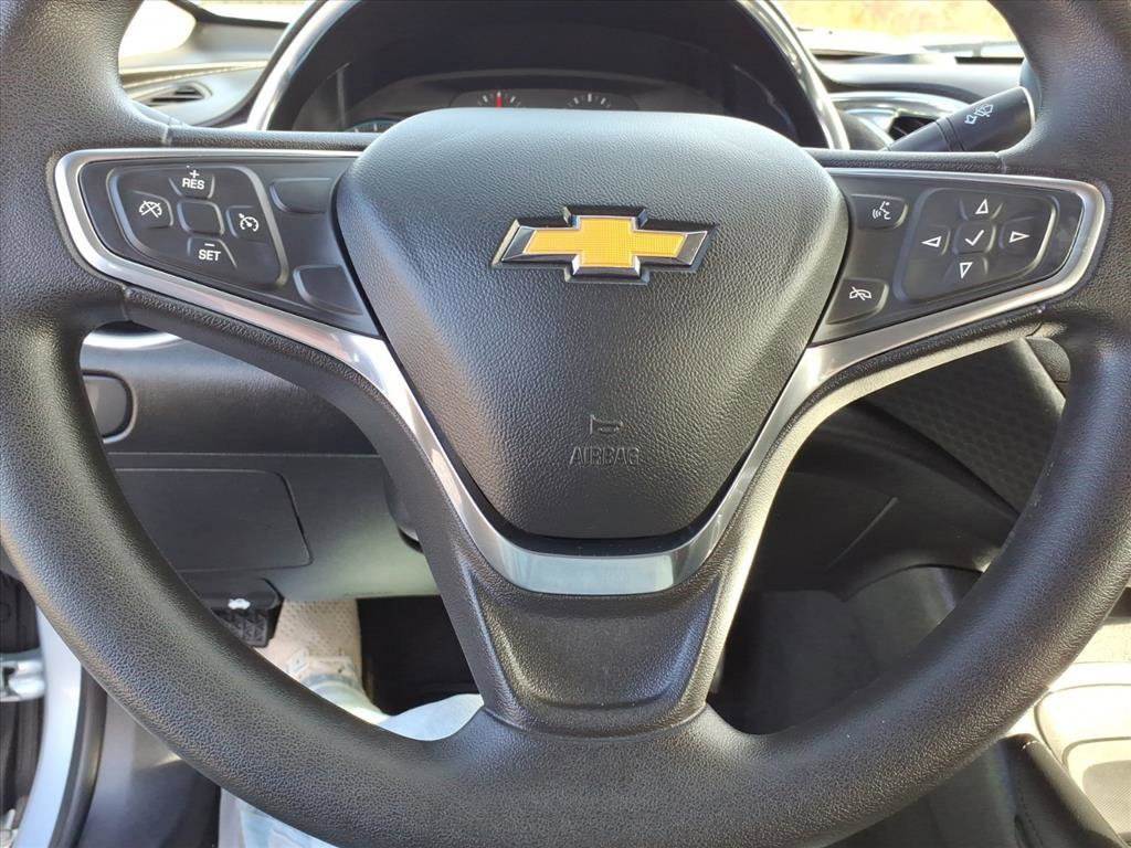 Used 2018 Chevrolet Malibu LT image 16
