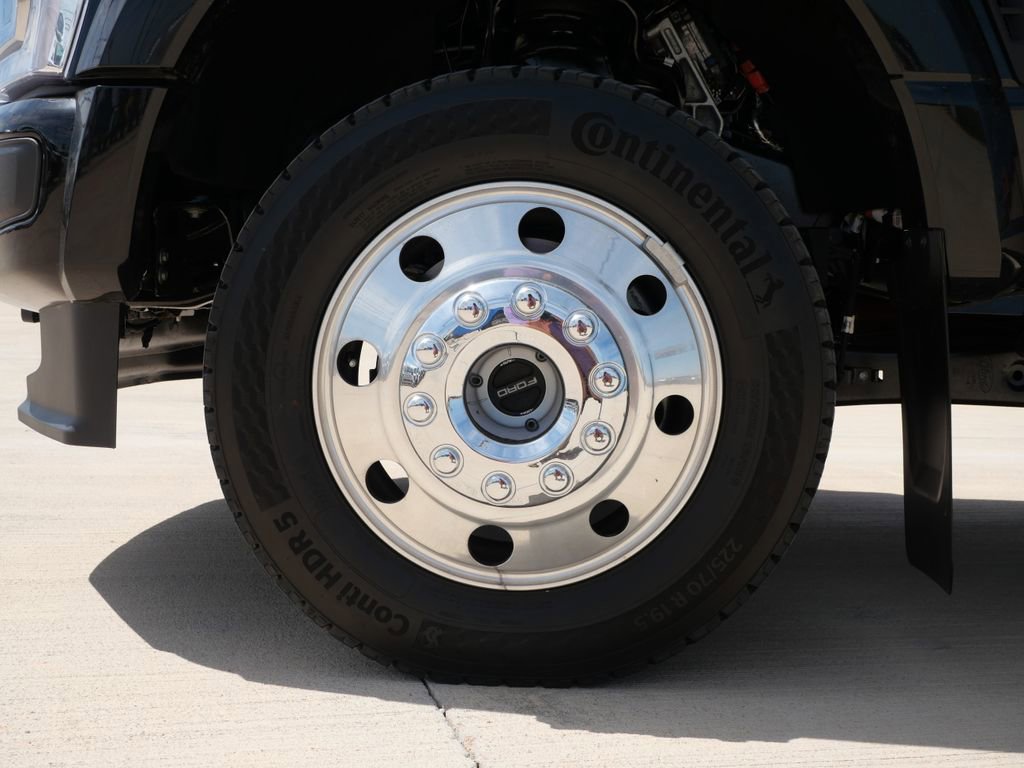 Certified 2026 Ford F450 Platinum w/ FX4 Off-Road Package image 11