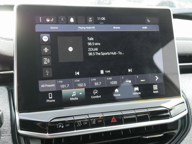 Used 2024 Jeep Compass Latitude image 16