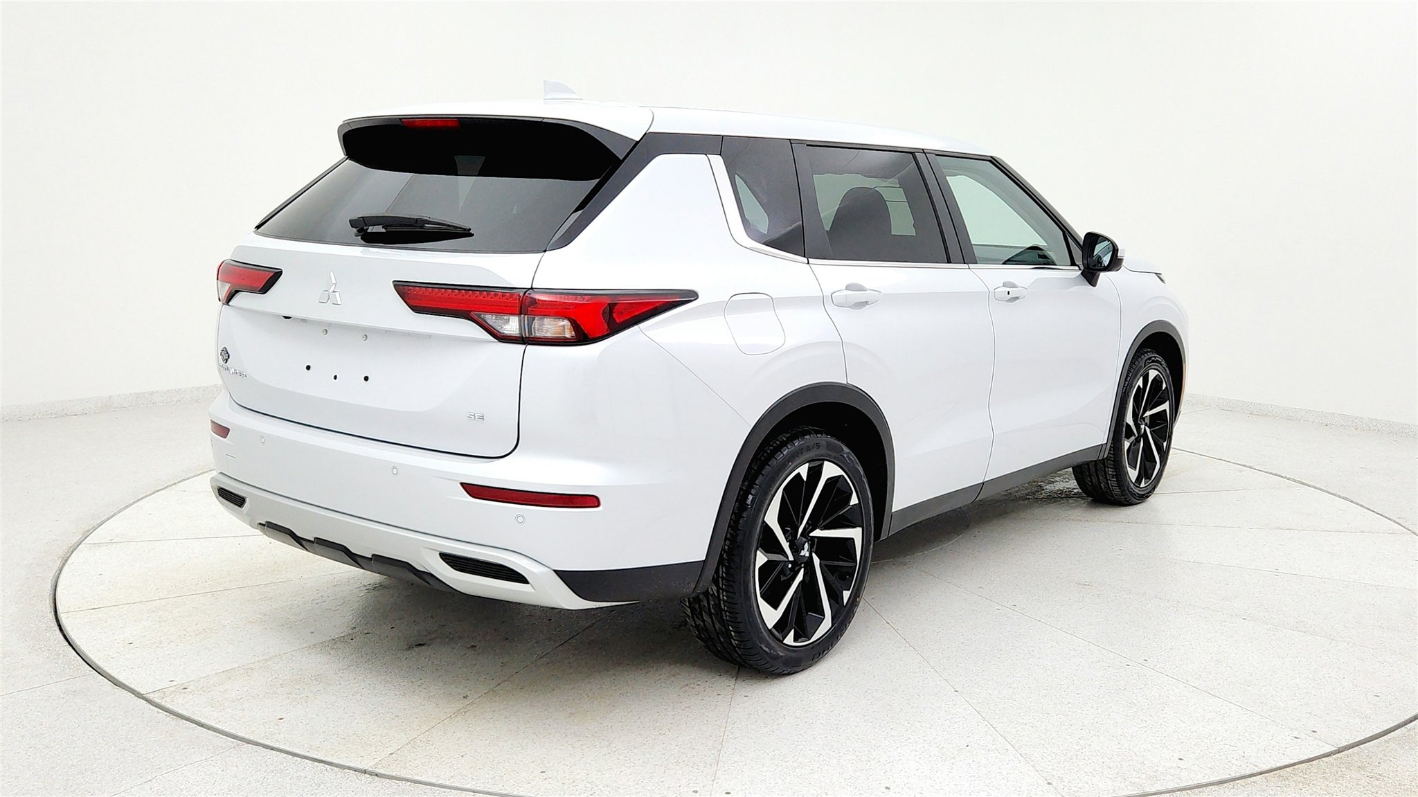 Used 2024 Mitsubishi Outlander FWD image 5