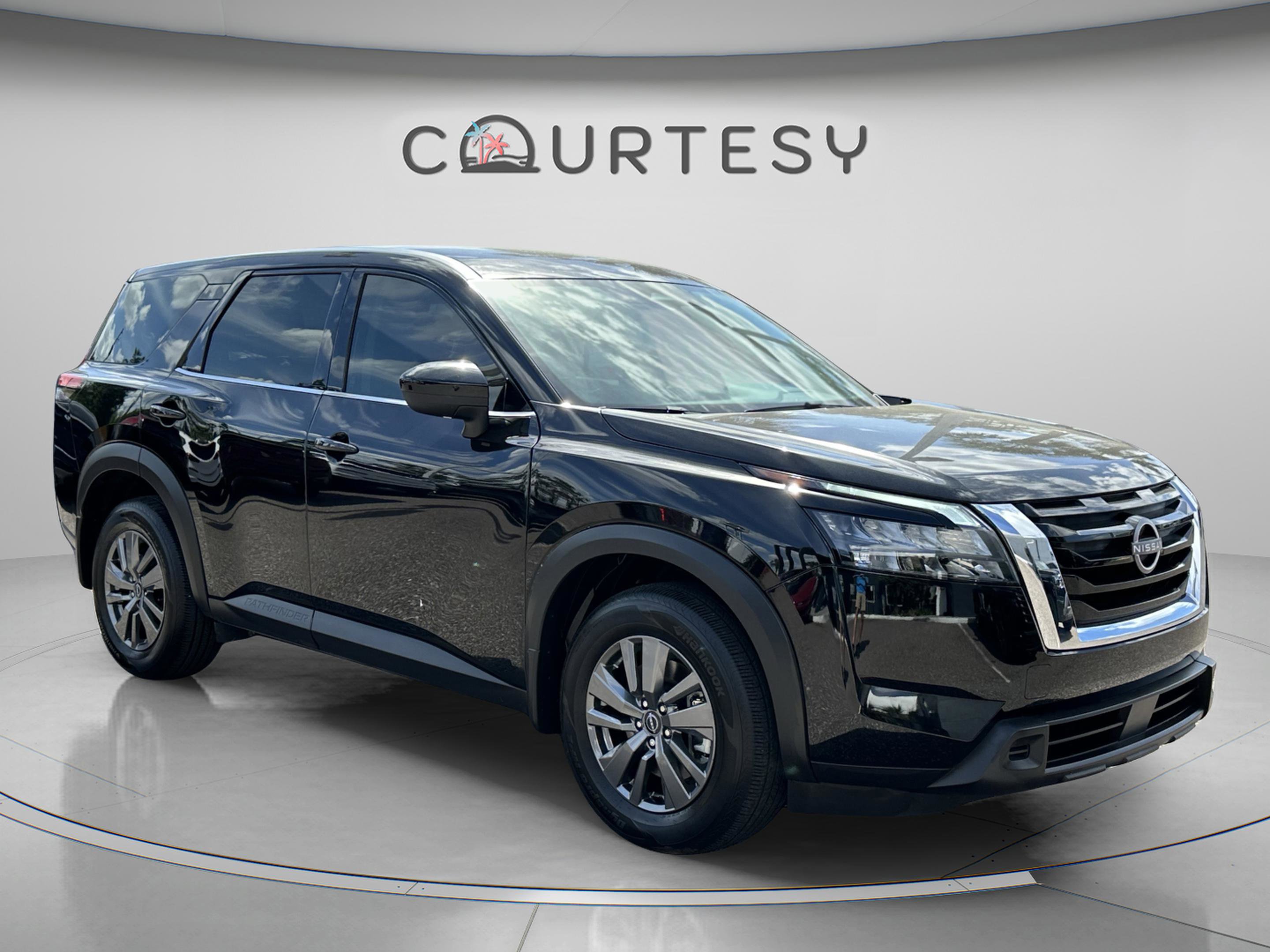 Certified 2025 Nissan Pathfinder S FWD image 9
