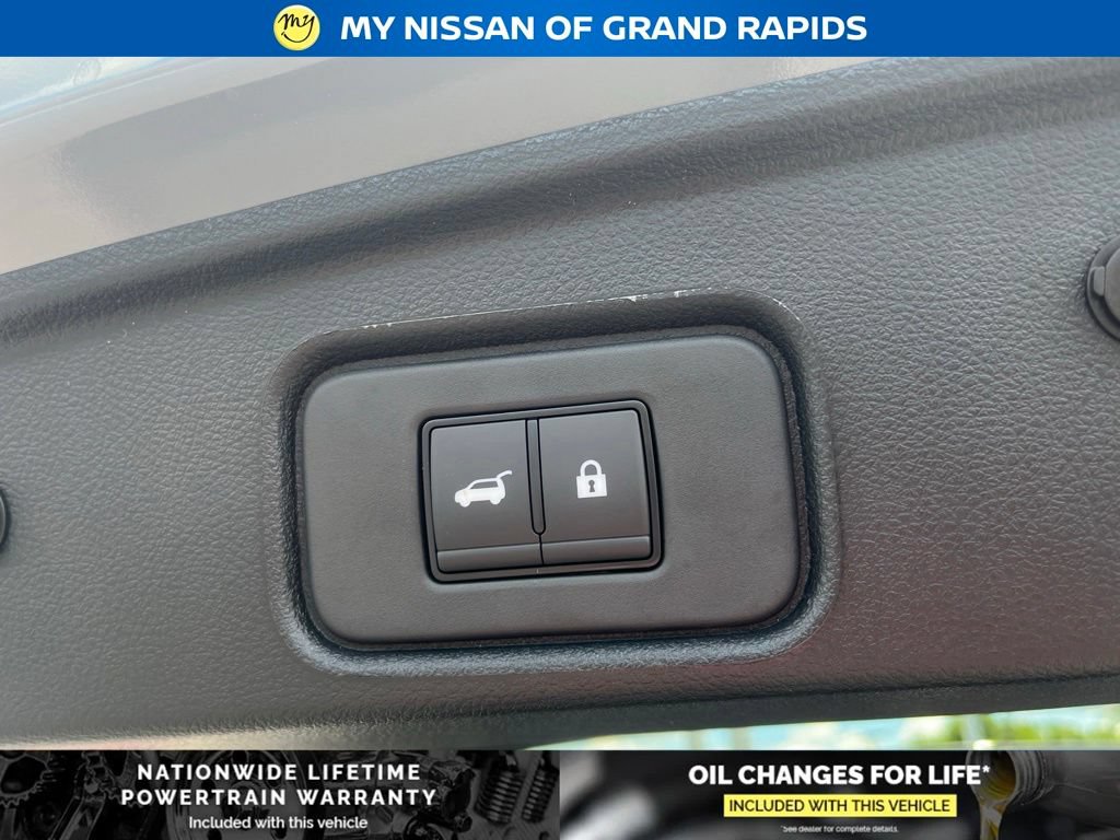 New 2026 Nissan Pathfinder Platinum AWD/4WD image 24