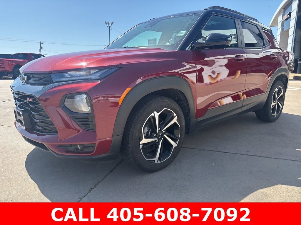 Used 2022 Chevrolet TrailBlazer RS w/ Sun and Liftgate Package FWD image 2