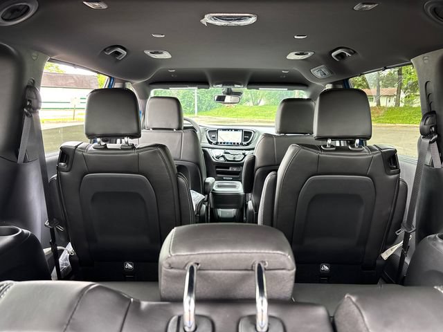 New 2027 Chrysler Pacifica Select w/ Family Tech Group FWD image 34