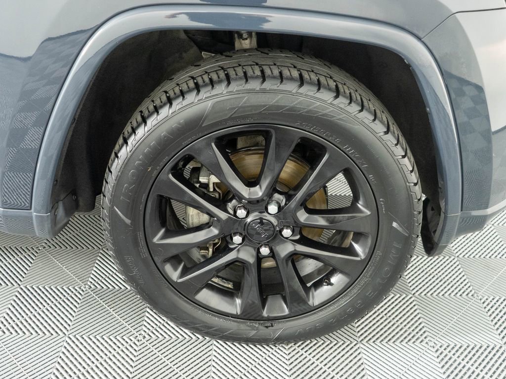 Used 2018 Jeep Grand Cherokee Altitude image 33