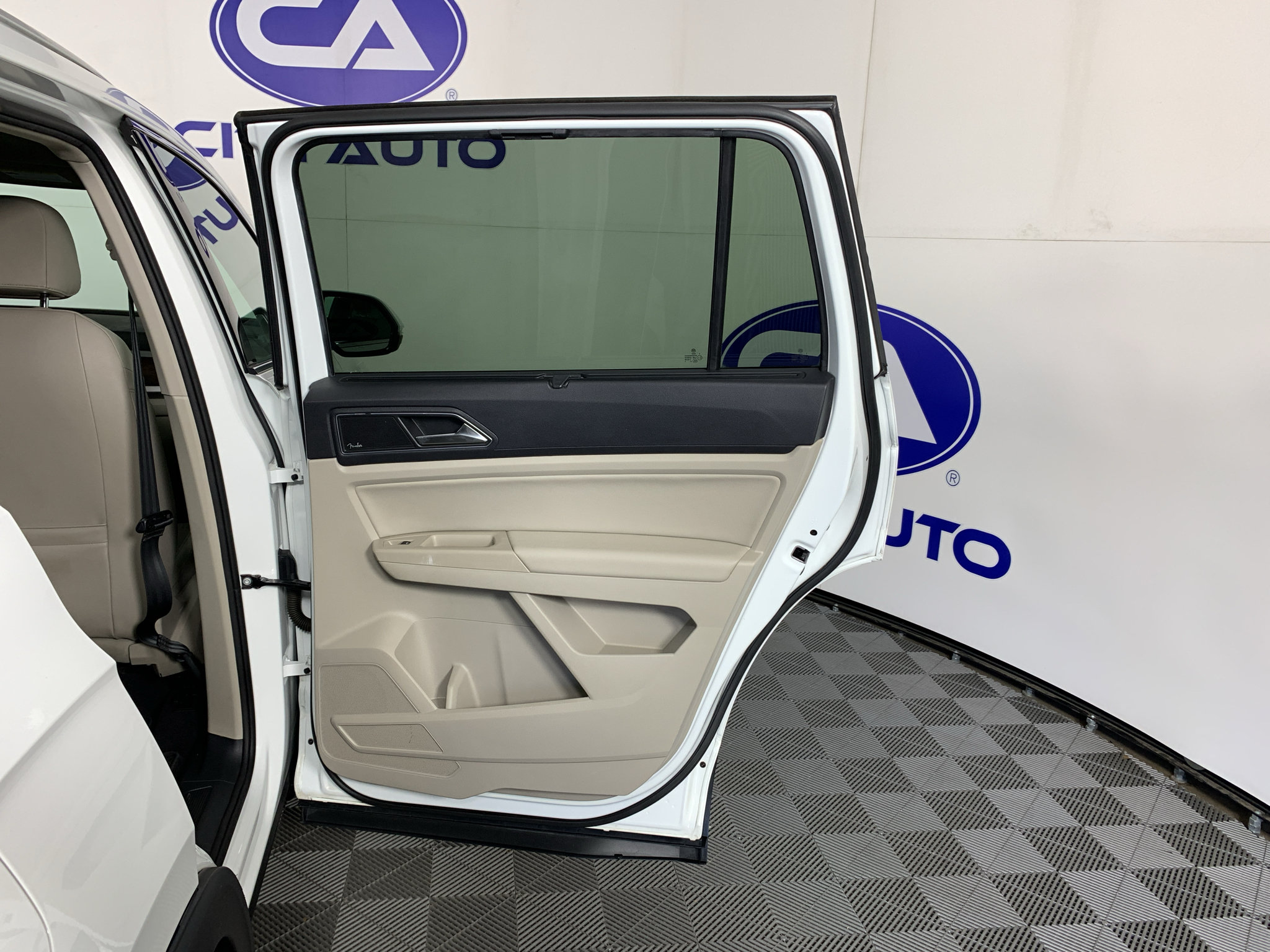 Used 2019 Volkswagen Atlas SEL Premium AWD/4WD image 37