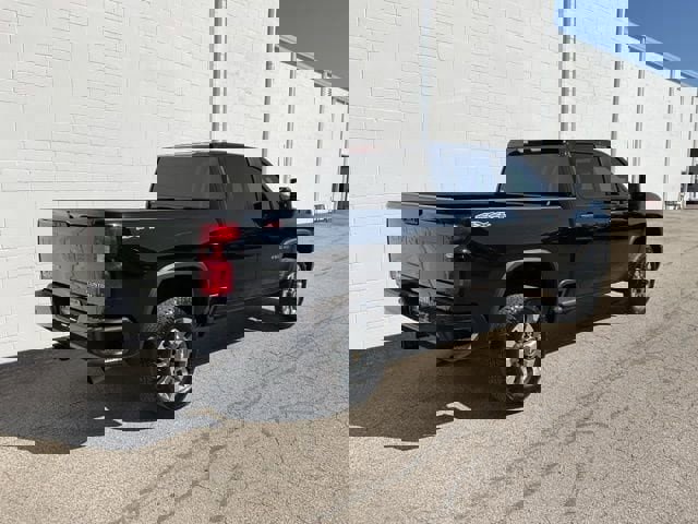 Used 2025 Chevrolet Silverado 2500 Custom w/ Custom Value Package image 4