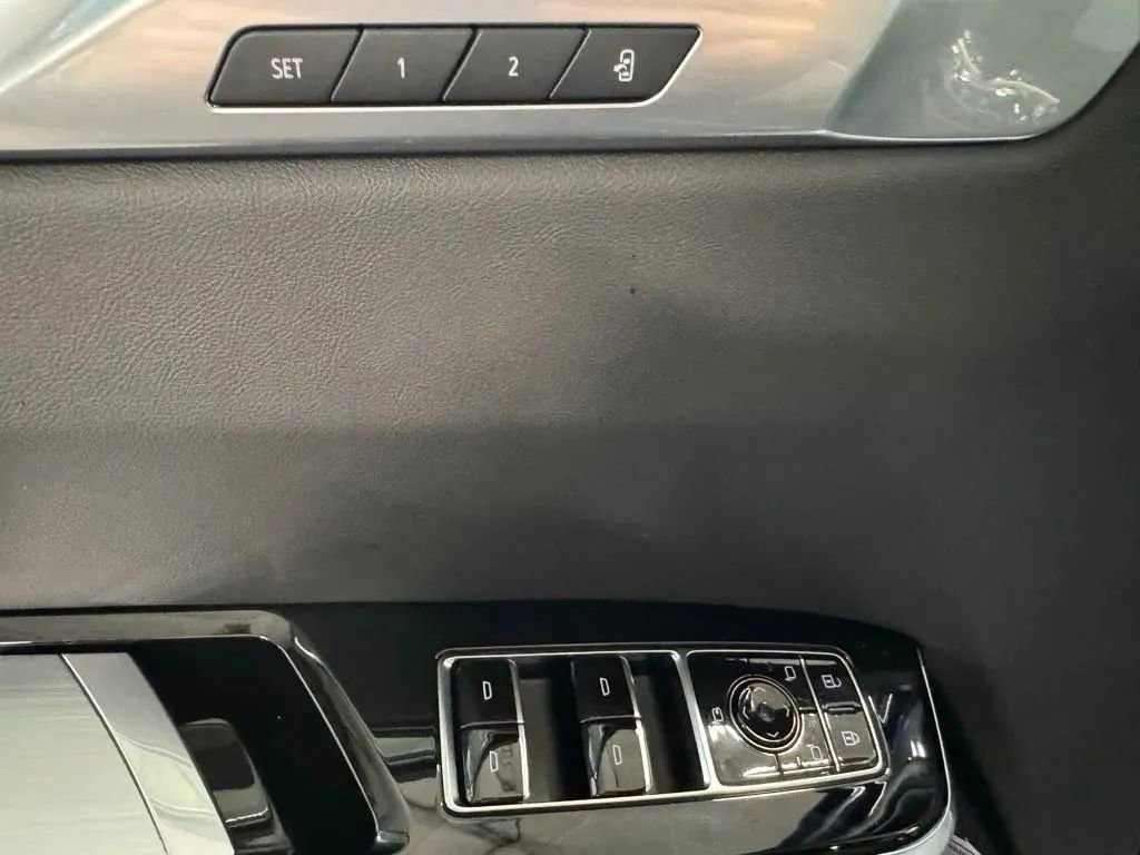 Used 2025 Cadillac Escalade Premium Luxury w/ Touring Package image 10