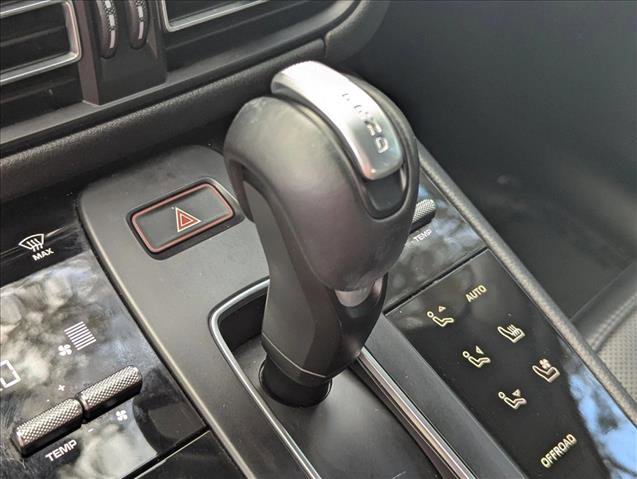Used 2023 Porsche Macan image 12