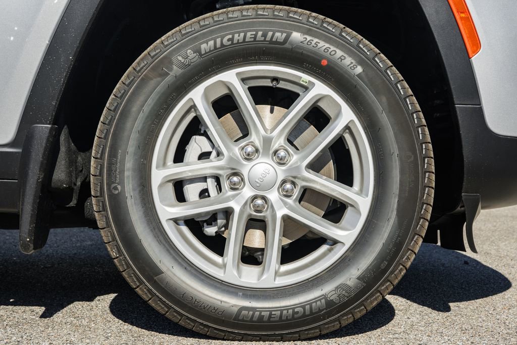 New 2025 Jeep Grand Cherokee Laredo X w/ Luxury Tech Group I image 16