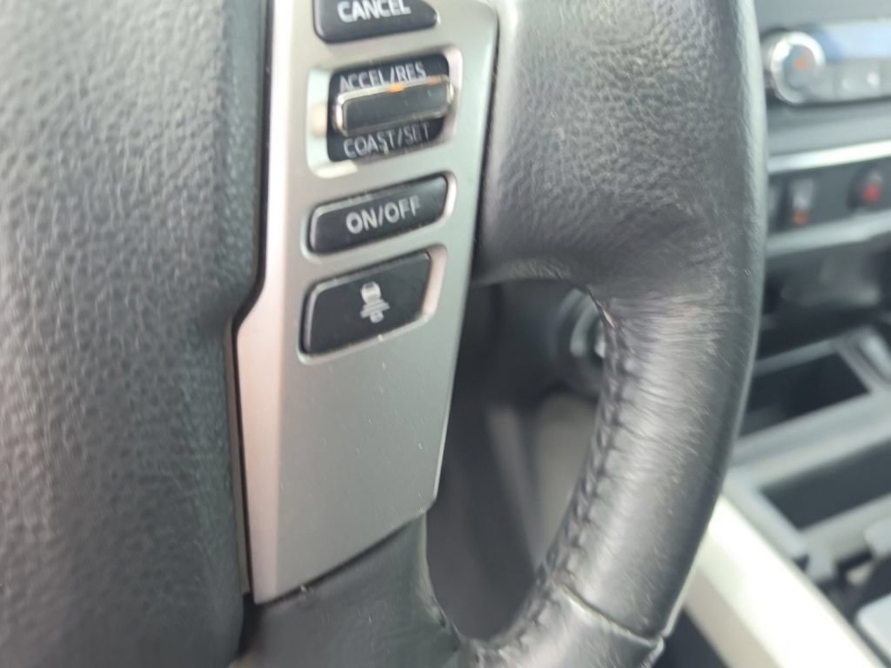 Used 2024 Nissan Titan SV w/ SV Convenience Package AWD/4WD image 15