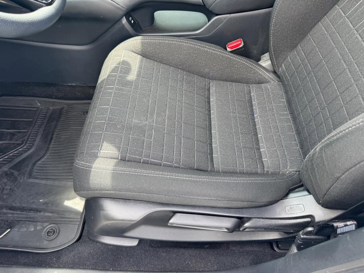 Used 2024 Honda HR-V LX image 17