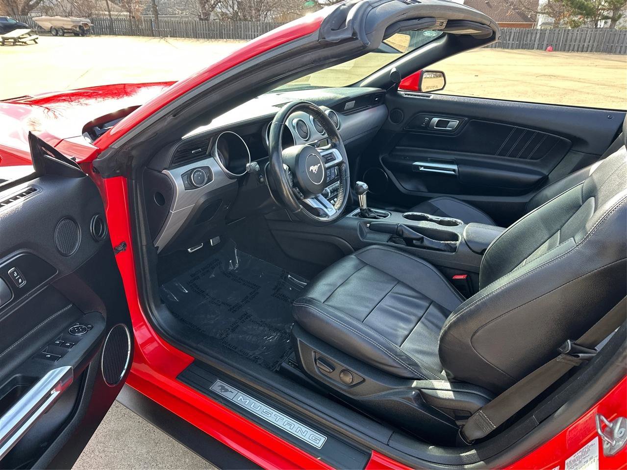 Used 2022 Ford Mustang Premium image 9