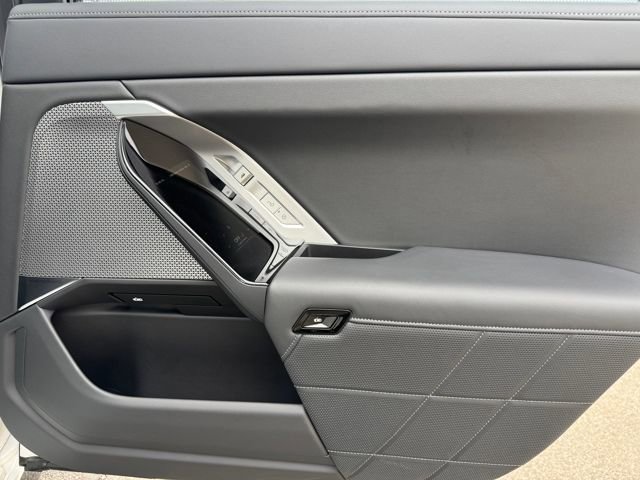 Certified 2025 BMW 740i xDrive image 30