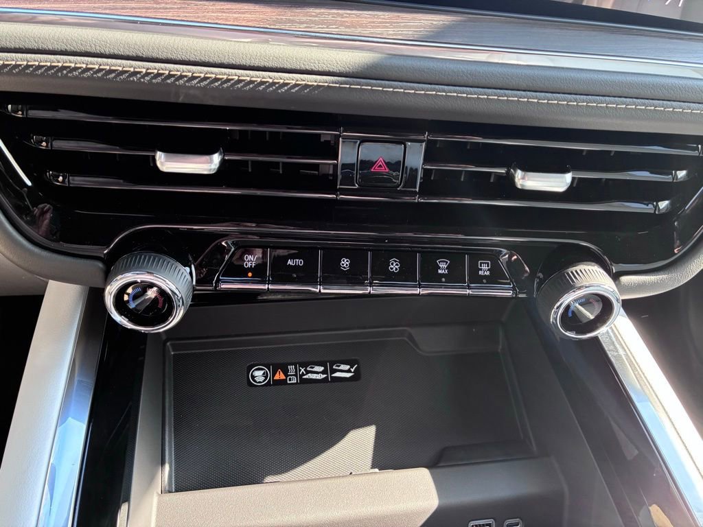 New 2026 Chevrolet Suburban Premier image 38