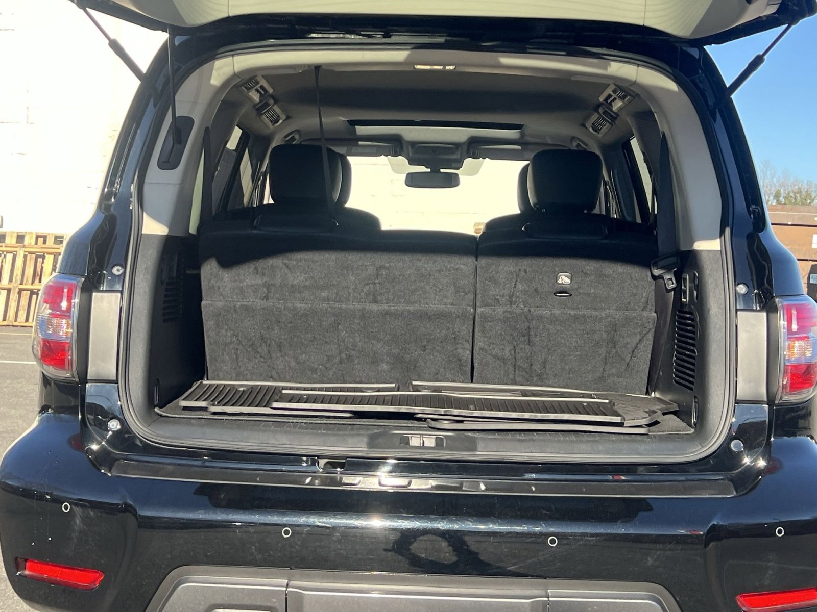 Used 2020 Nissan Armada SL w/ Premium Package image 25