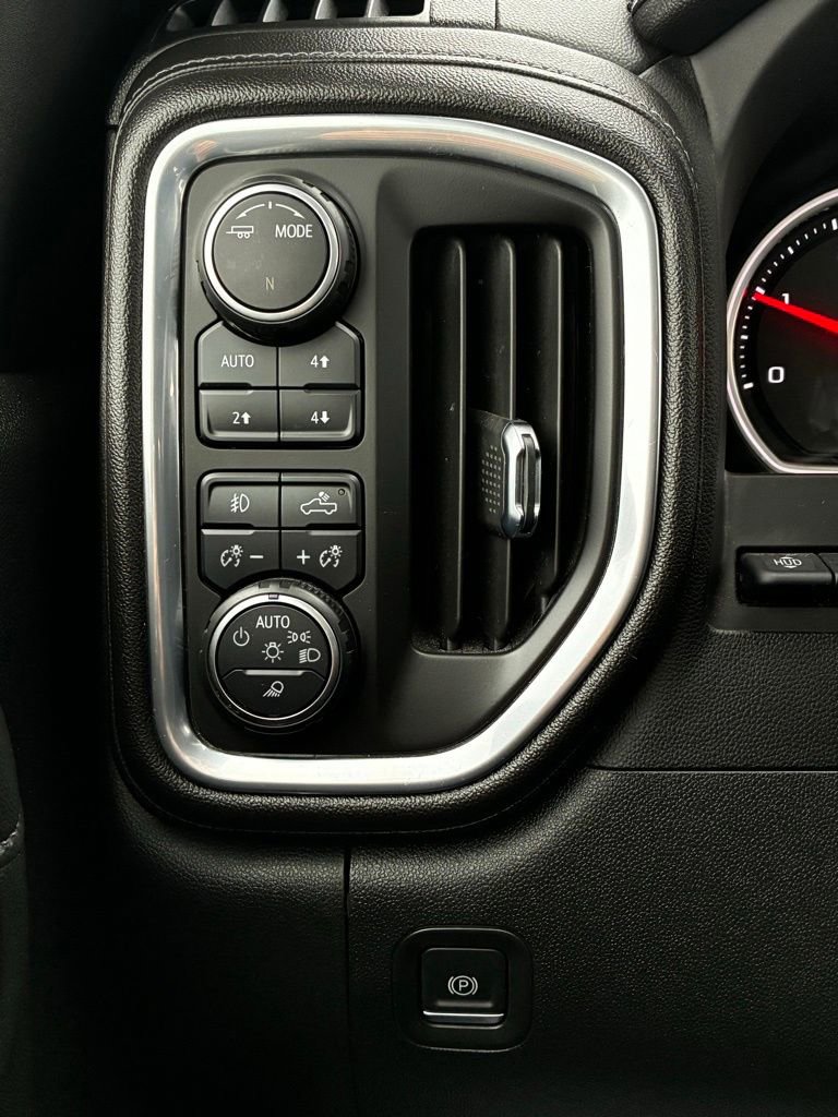 Used 2022 Chevrolet Silverado 2500 LTZ w/ LTZ Premium Package image 23