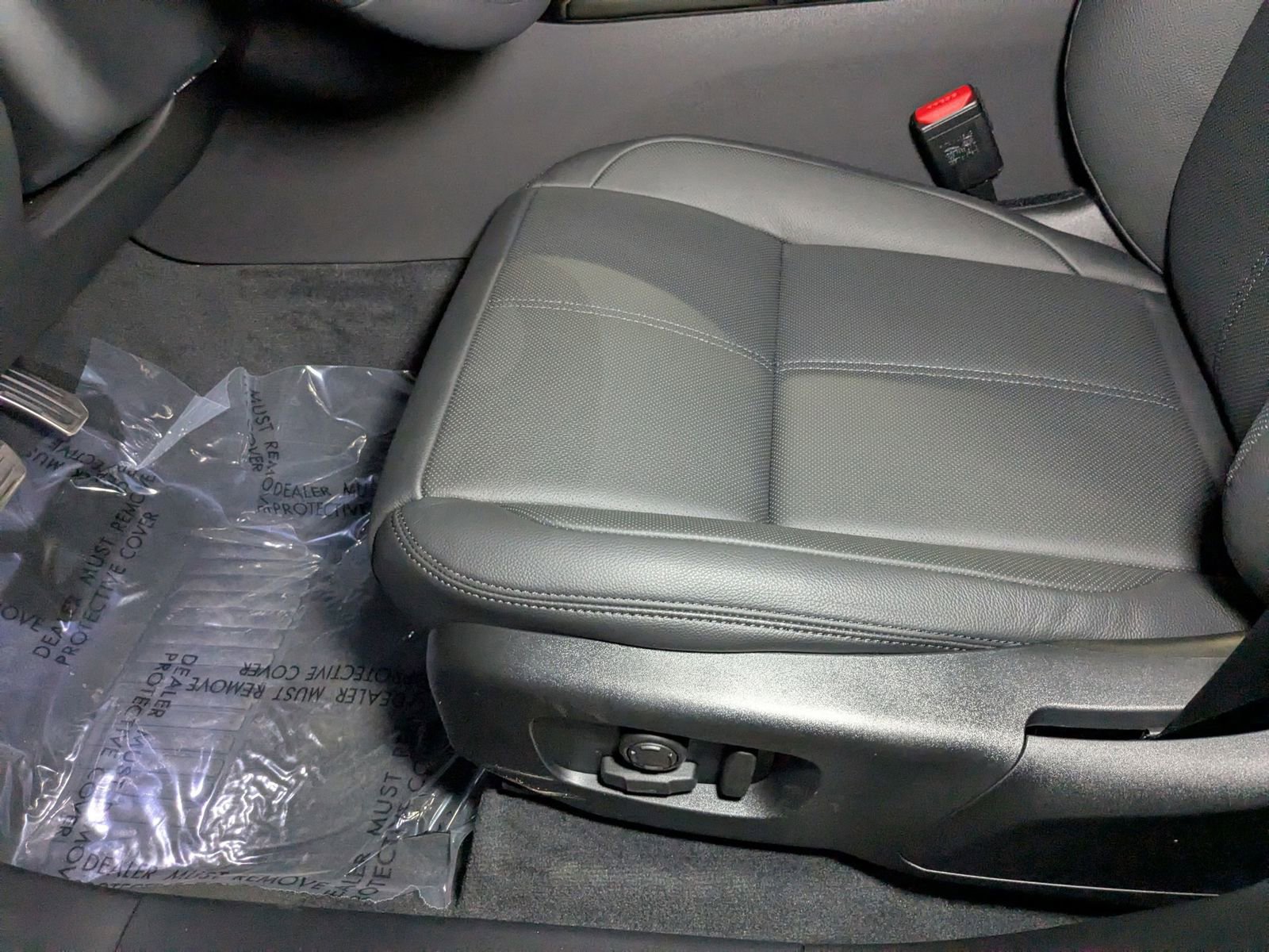 New 2026 Land Rover Range Rover Velar Dynamic SE image 4