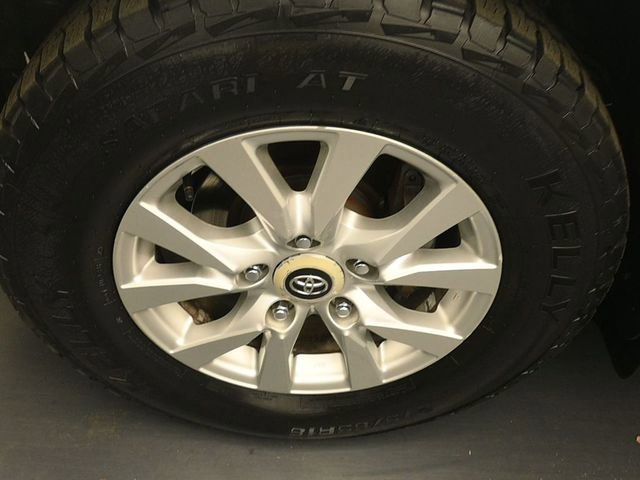 Used 2013 Toyota Land Cruiser image 15