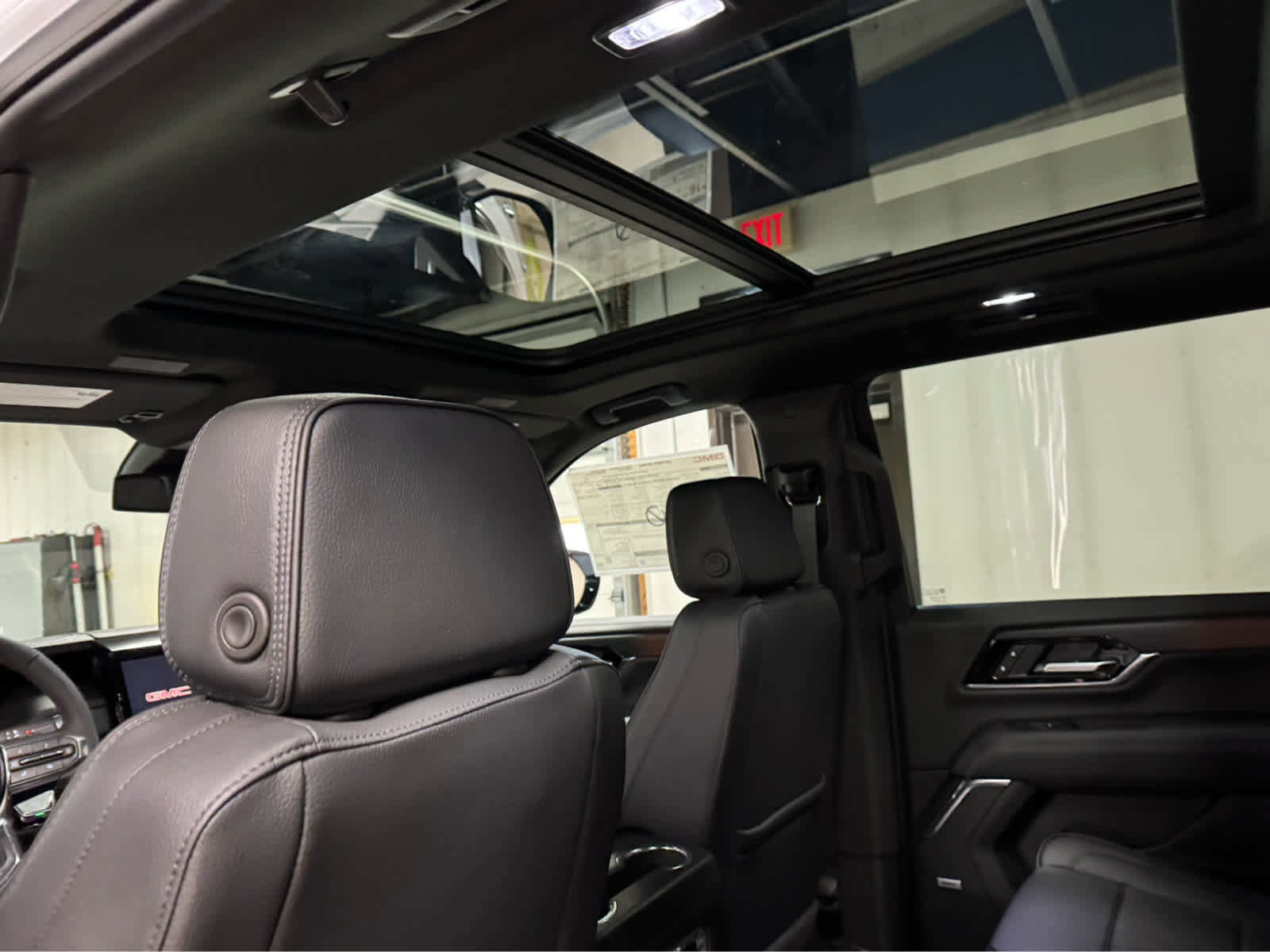 New 2026 GMC Yukon XL Denali w/ Sun & Power Step Package image 15