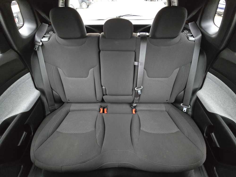 Used 2023 Jeep Compass Sport image 17