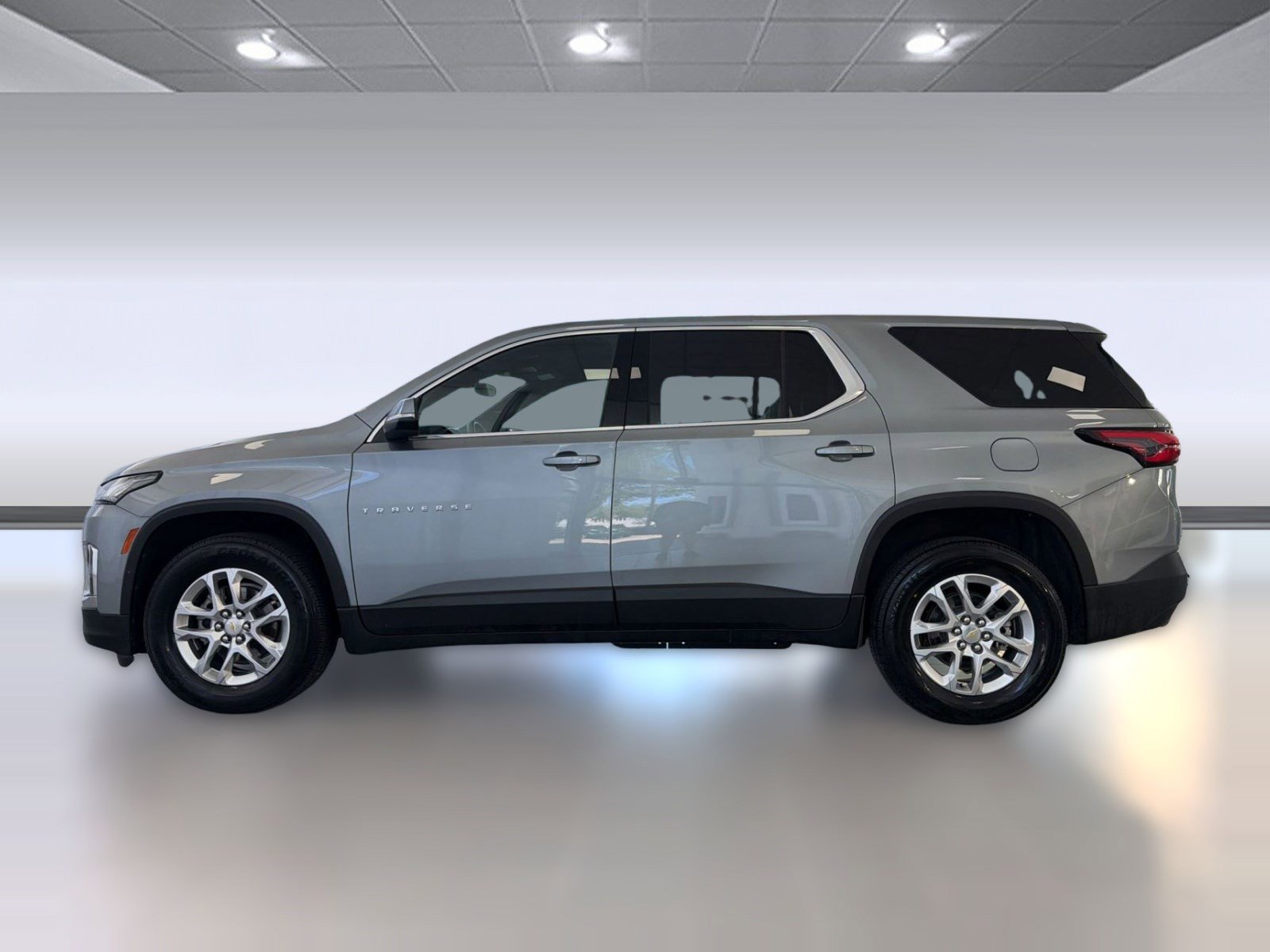 Used 2023 Chevrolet Traverse LS w/ Safety Package FWD image 2