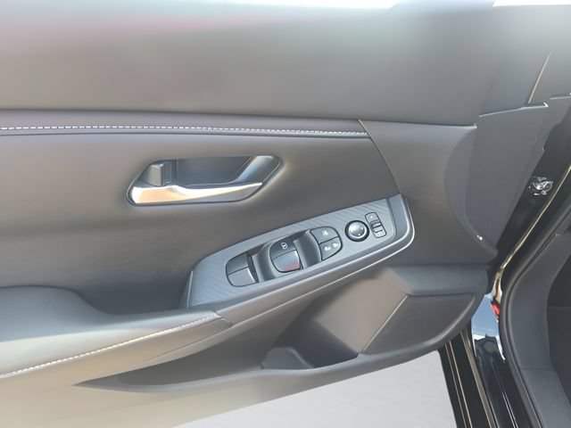 Certified 2025 Nissan Sentra SV FWD image 9