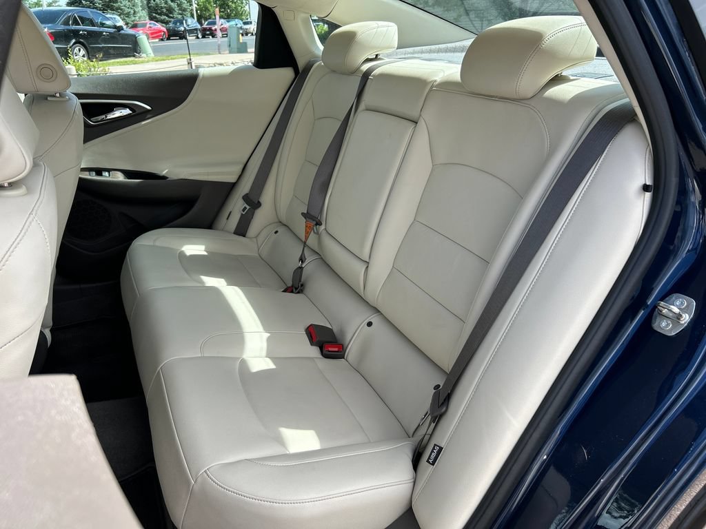 Used 2021 Chevrolet Malibu LT w/ Leather Package FWD image 17