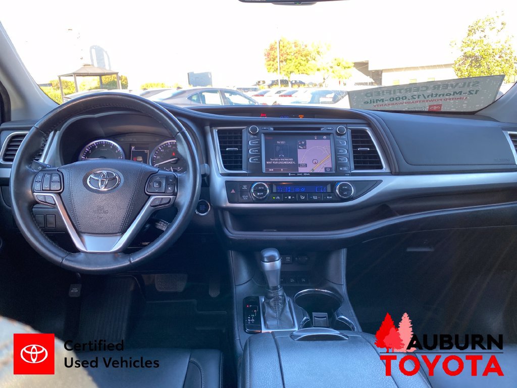 Certified 2019 Toyota Highlander XLE w/ Carpet Mat Package (TMS) AWD/4WD image 13
