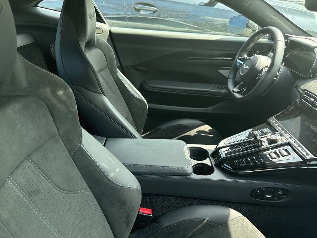 Used 2025 Aston Martin V8 Vantage Coupe image 7