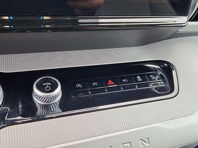 Certified 2025 Ford Expedition Max Active AWD/4WD image 9
