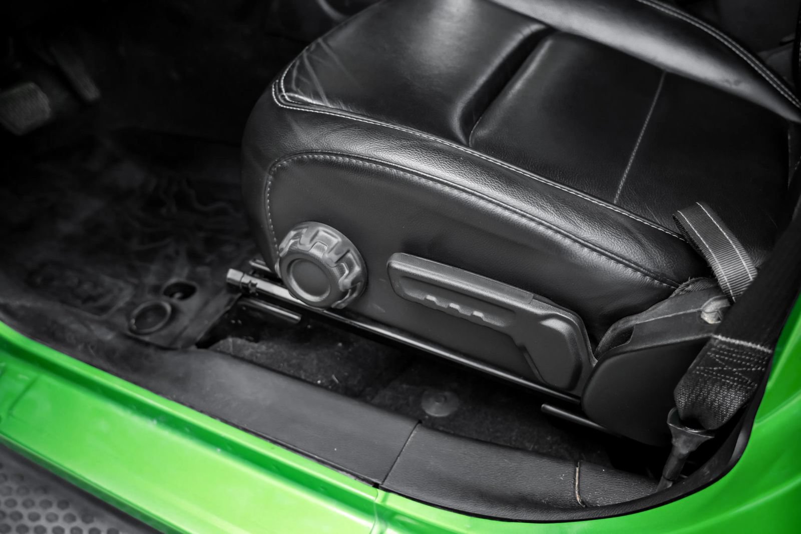 Used 2019 Jeep Wrangler Unlimited Sahara AWD/4WD image 32