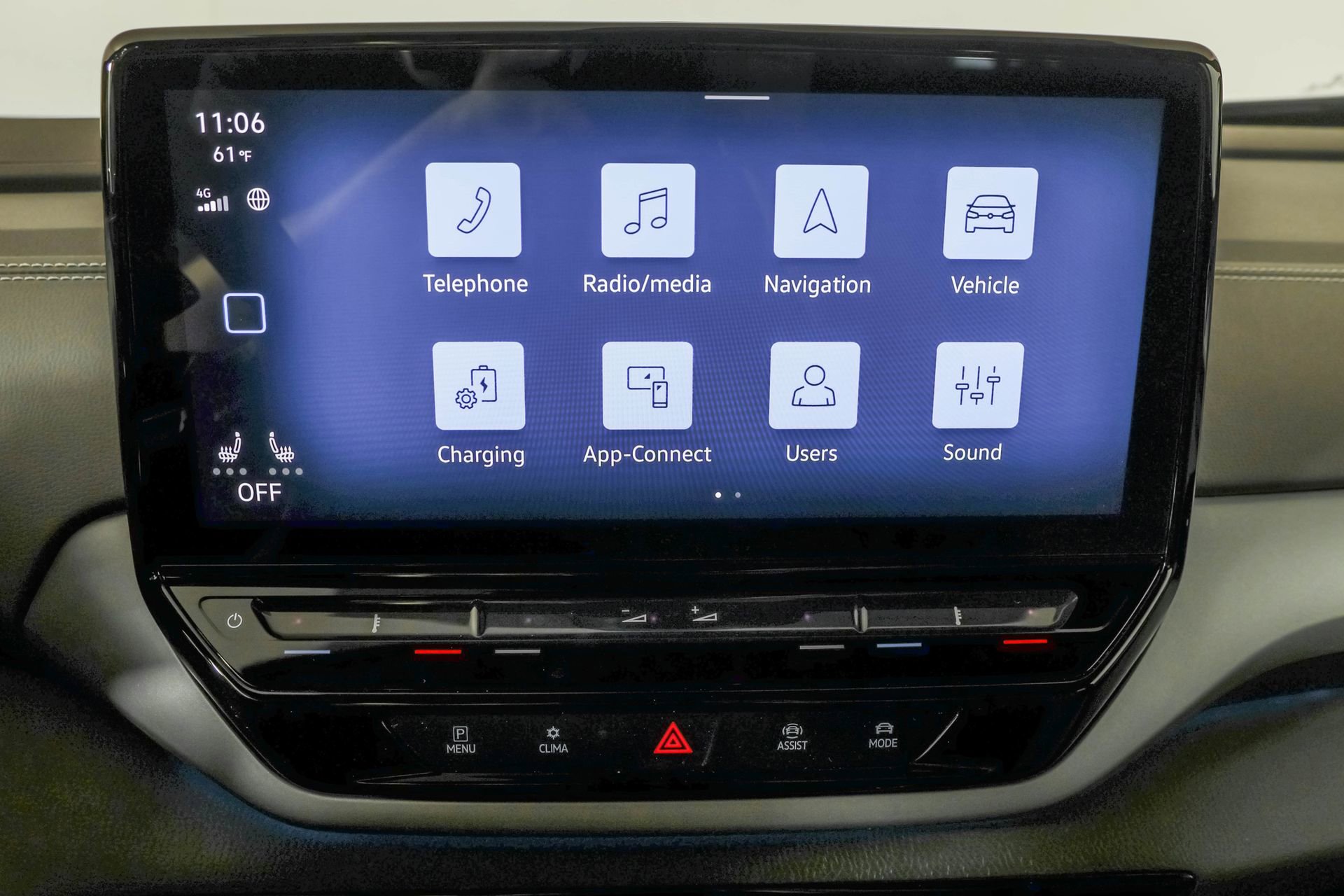 Certified 2023 Volkswagen ID.4 Pro AWD/4WD image 29
