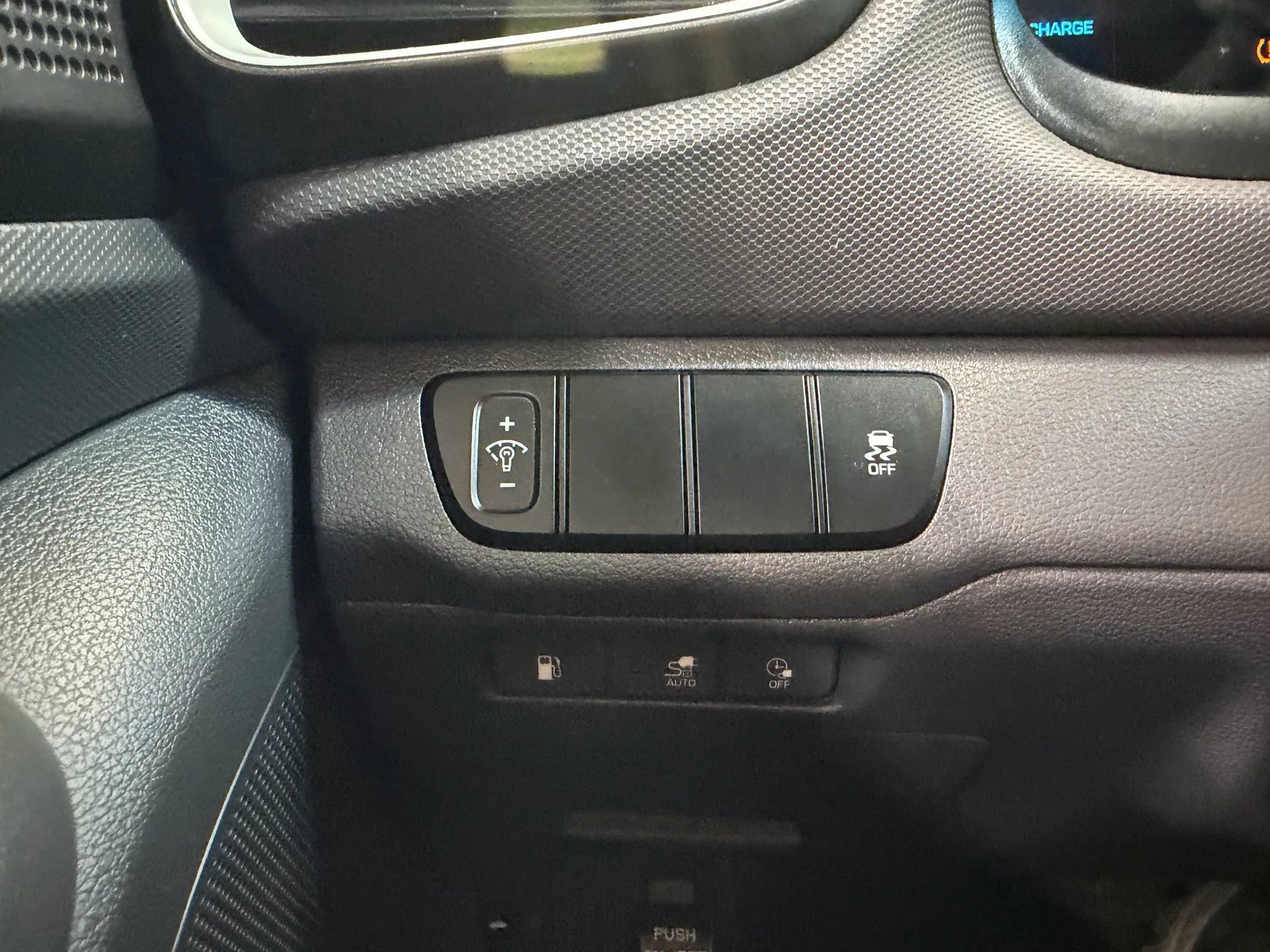 Used 2019 Hyundai Ioniq Plug-In Hybrid FWD image 23