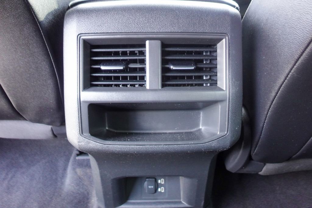 Used 2021 Volkswagen Atlas Cross Sport SE image 25