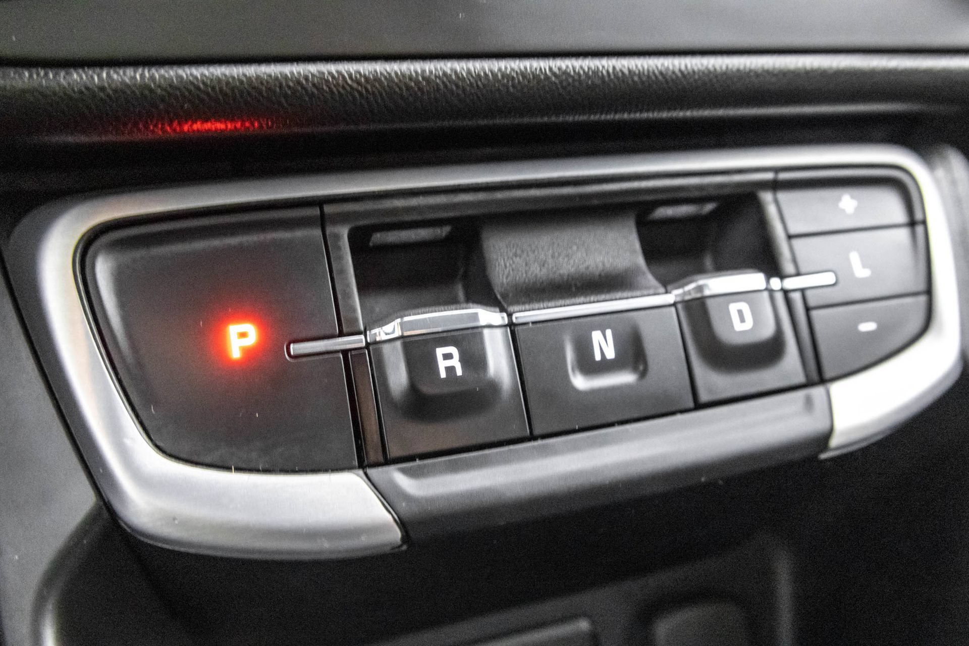 Used 2024 GMC Terrain SLE AWD/4WD image 30