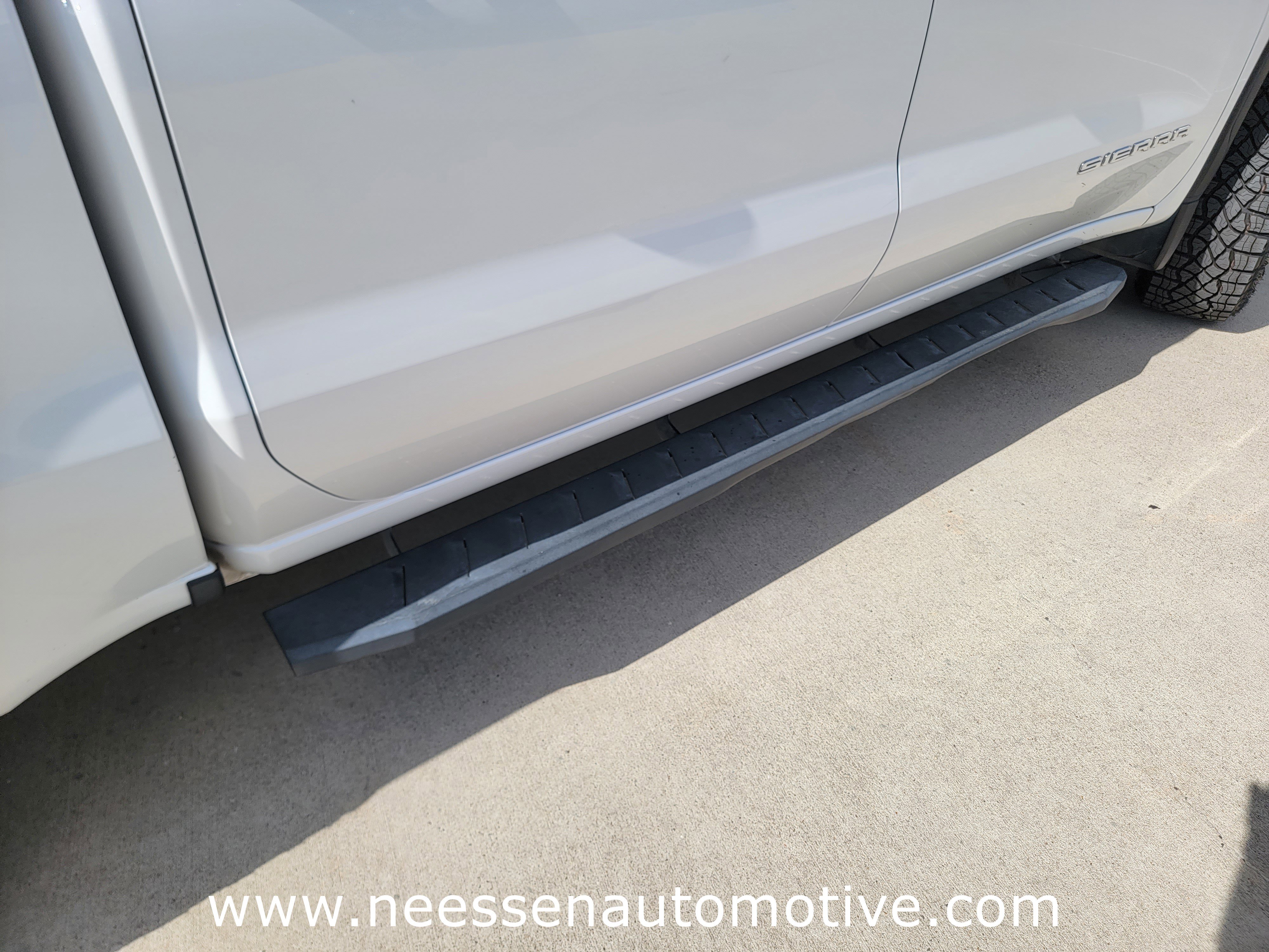 Used 2022 GMC Sierra 1500 SLT w/ SLT Convenience Package image 9