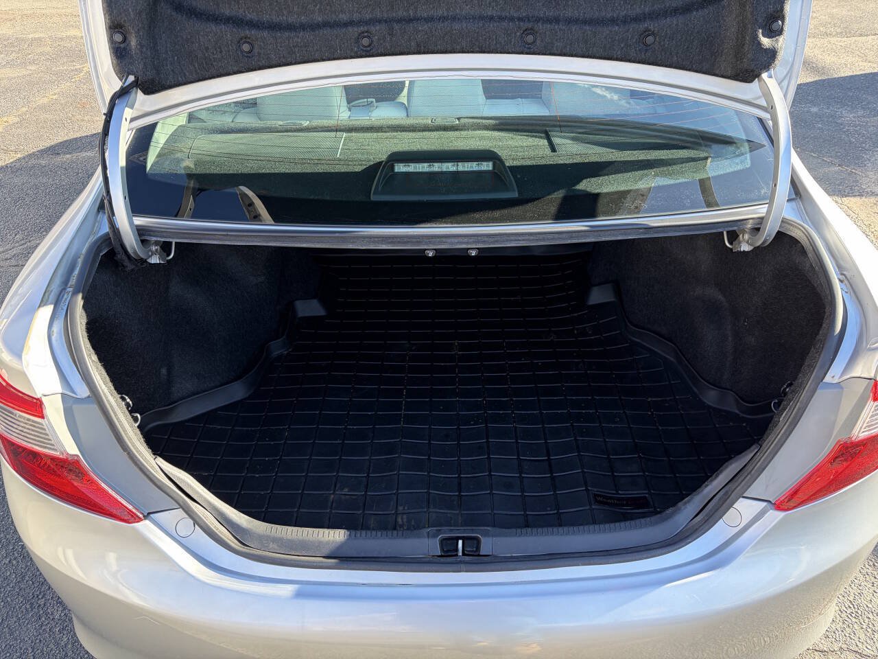 Used 2014 Toyota Camry LE FWD image 16