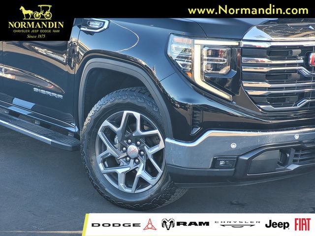 Used 2023 GMC Sierra 1500 SLT w/ SLT Premium Plus Package AWD/4WD image 3