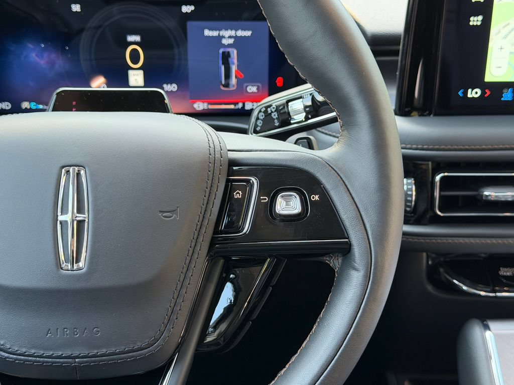 New 2027 Lincoln Aviator AWD w/ Jet Appearance Package image 14