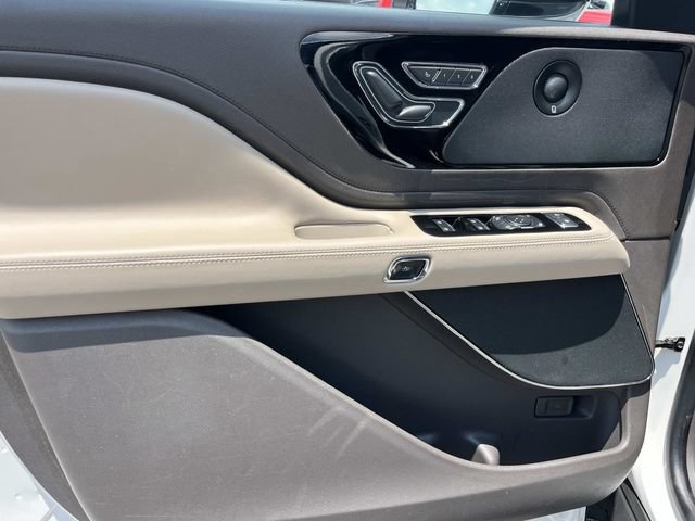 Used 2023 Lincoln Aviator Reserve w/ Equipment Group 201A AWD/4WD image 31