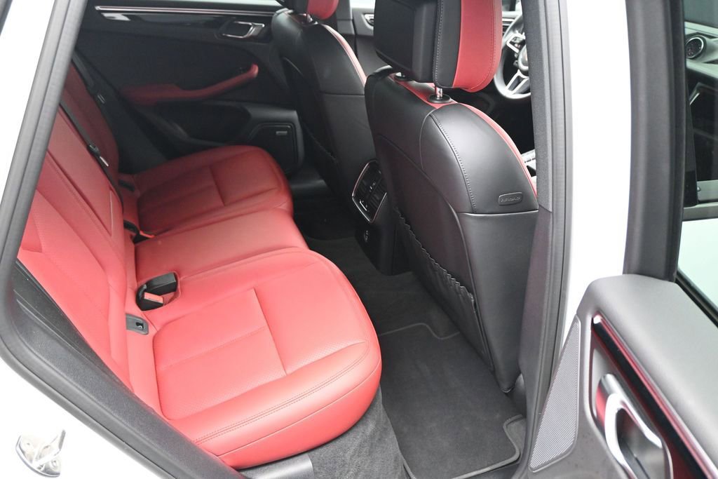 Used 2020 Porsche Macan AWD/4WD image 9