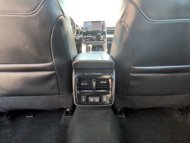 Used 2021 Toyota Avalon Touring image 22