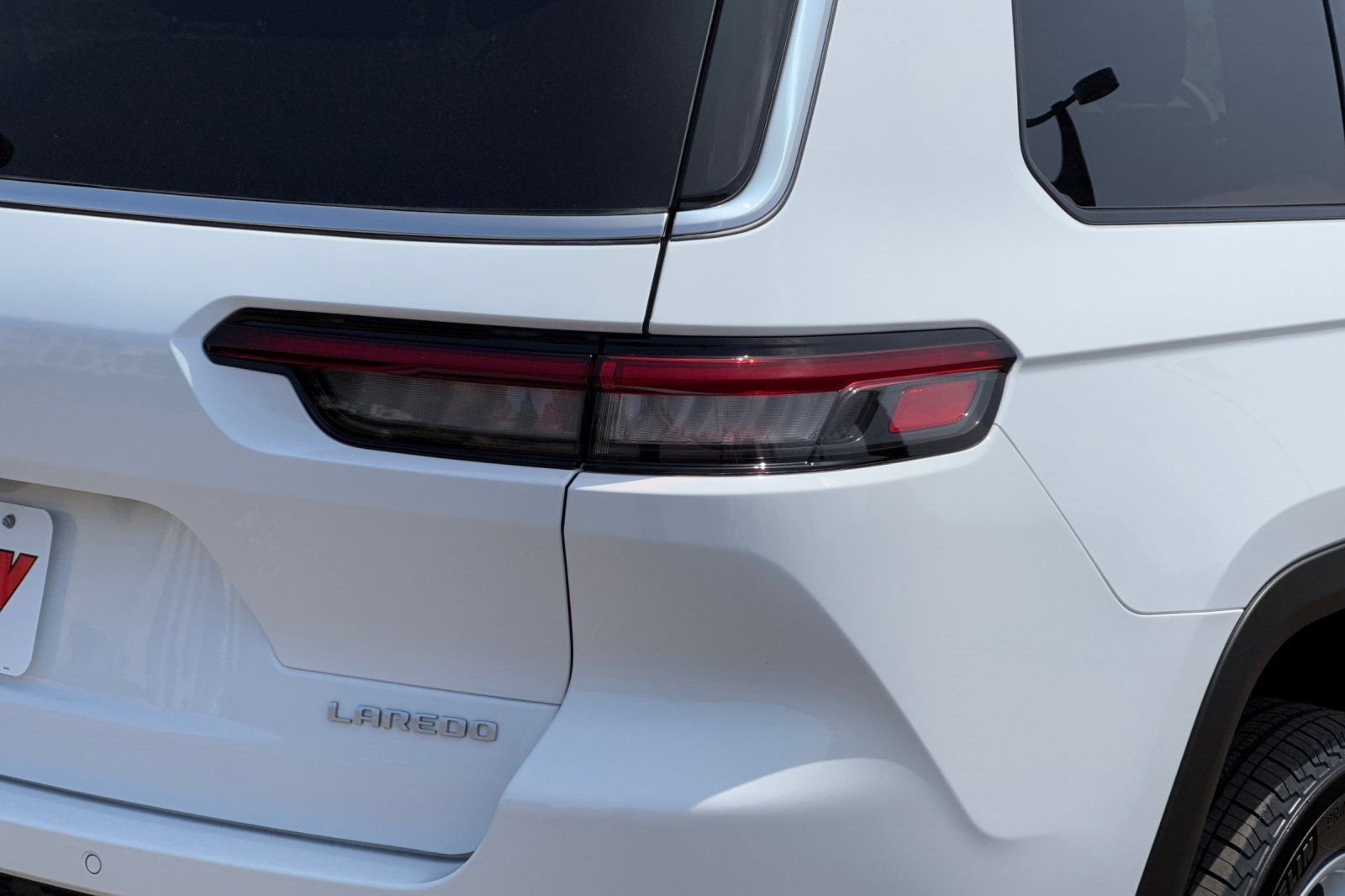 New 2025 Jeep Grand Cherokee L Laredo image 6
