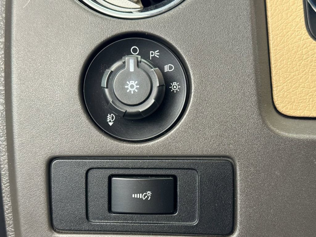 Used 2012 Ford F150 XLT w/ XLT Chrome Pkg image 25