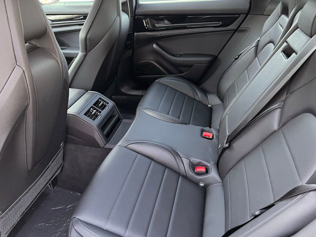 Used 2025 Porsche Panamera image 16
