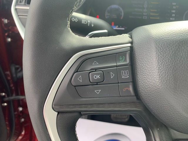 Used 2023 Jeep Grand Cherokee Altitude image 14