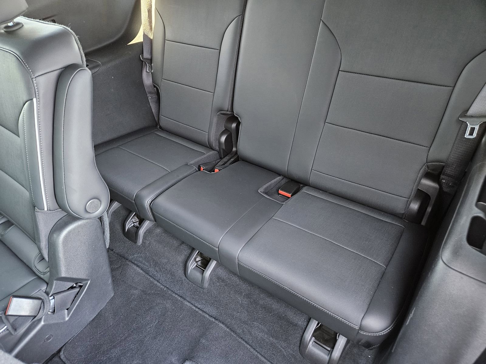 Used 2025 Buick Enclave Preferred image 36